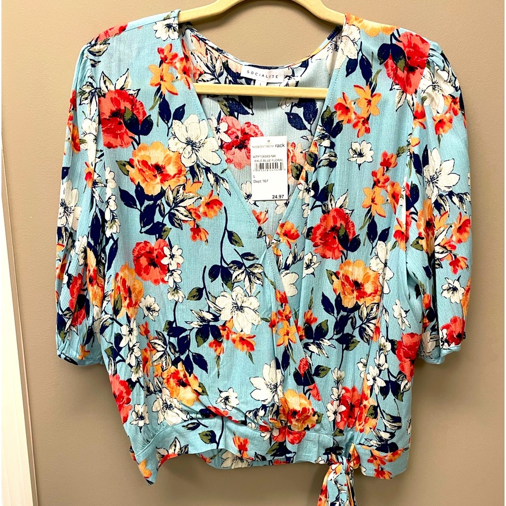 NWT Socialite floral blouse L